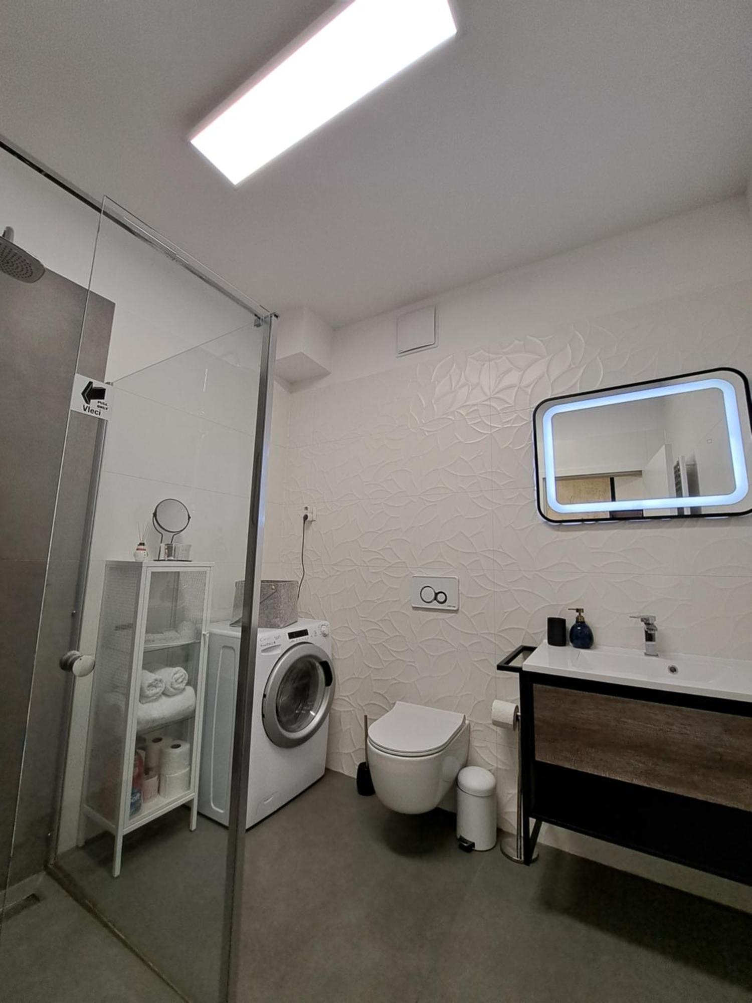 Stunning New Apartment With Free Parking Near City Centre Любляна Экстерьер фото